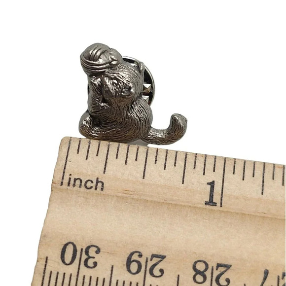 Textured Playful Kitten Yarn Ball Silver Tone Lapel Pin Vintage - Picture 4 of 4